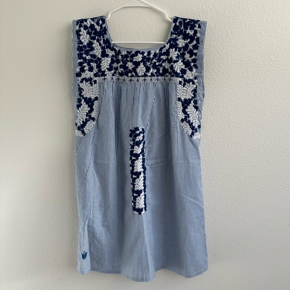 J Marie Sleeveless Dress | Embroidered Blue Seersucker | Size Small